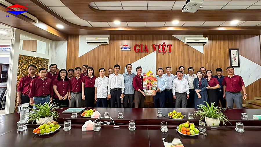 Đồng chí Lê Huyền – Phó Chủ tịch UBND tỉnh Ninh Thuận đến thăm và chúc Tết công ty Gia Việt nhân dịp đầu xuân Ất Tỵ 2025